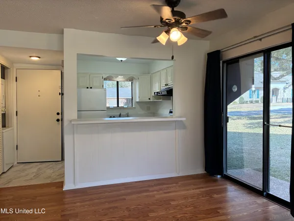$153,400 | 107 Molokai Villiage, Unit B, Diamondhead, MS 39525