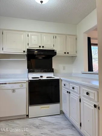 $153,400 | 107 Molokai Villiage, Unit B, Diamondhead, MS 39525