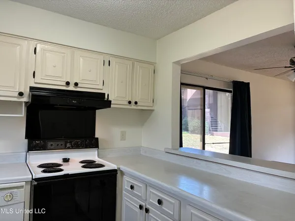 $153,400 | 107 Molokai Villiage, Unit B, Diamondhead, MS 39525