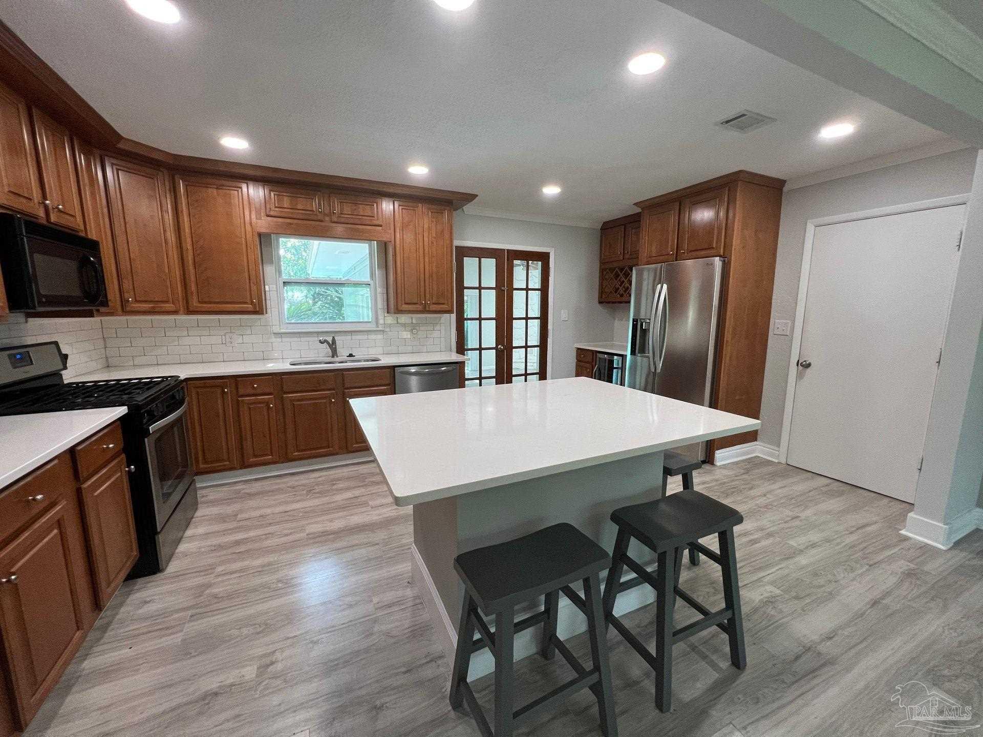 2855 Bayview Way Pensacola, FL 32503 - Photo 4 of 19