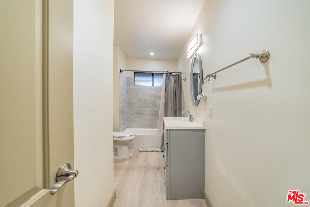 185 South Virgil Avenue Los Angeles, CA 90004 - Photo 12 of 31