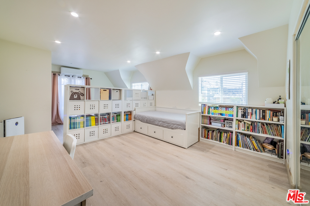 185 South Virgil Avenue Los Angeles, CA 90004 - Photo 14 of 31