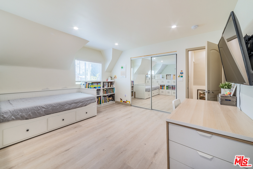 185 South Virgil Avenue Los Angeles, CA 90004 - Photo 15 of 31