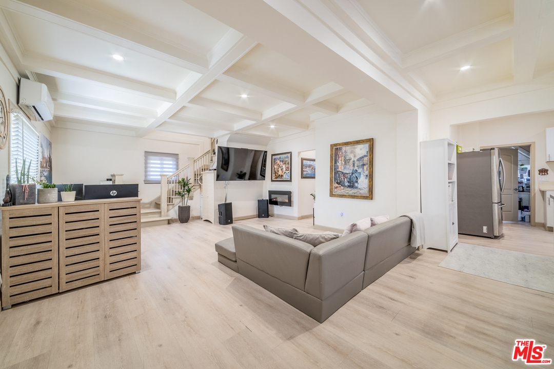 185 South Virgil Avenue Los Angeles, CA 90004 - Photo 6 of 31