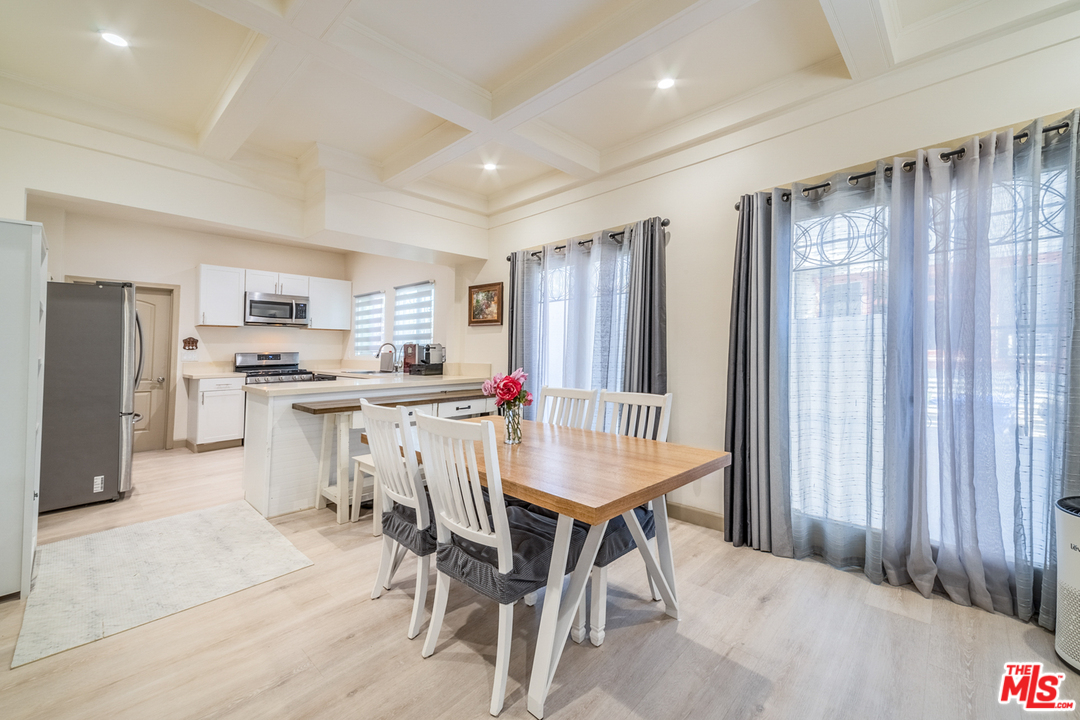 185 South Virgil Avenue Los Angeles, CA 90004 - Photo 8 of 31