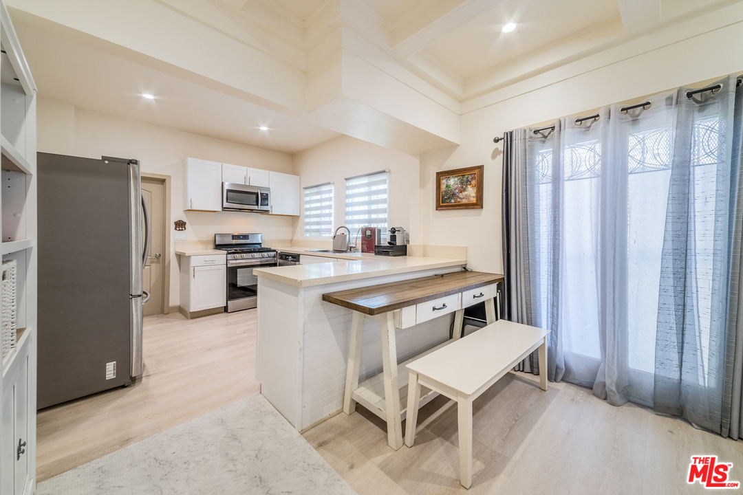 185 South Virgil Avenue Los Angeles, CA 90004 - Photo 9 of 31