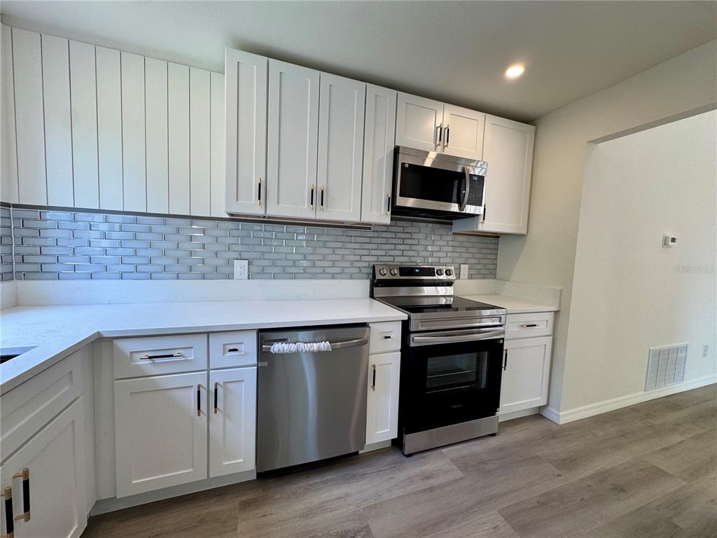 5509 Lighthouse Road Orlando, FL 32808 - Photo 10 of 31