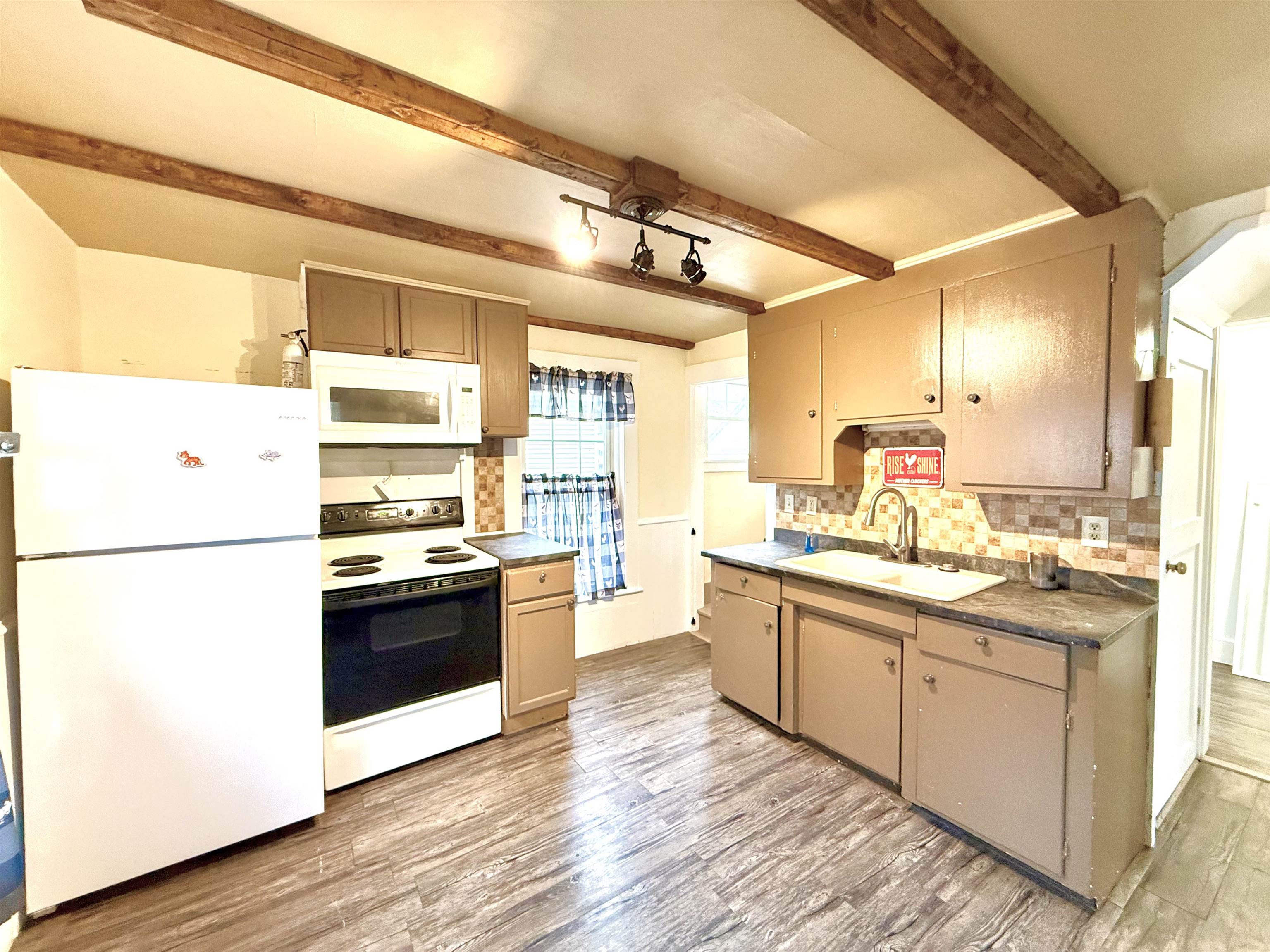 38-40 Prospect Street Springfield, VT 05156 - Photo 5 of 27