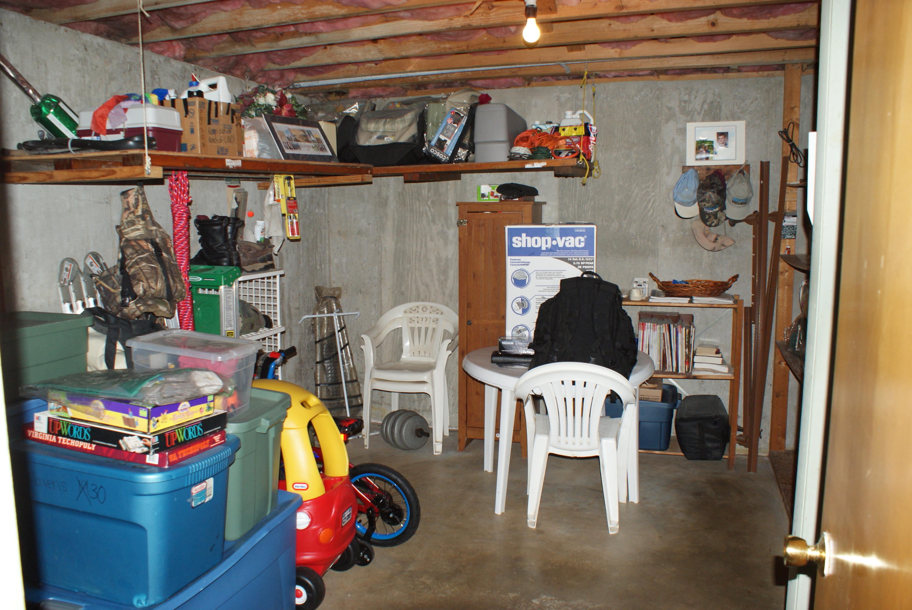 3630 Grandin Road Roanoke, VA 24018 - Photo 20 of 21 a room with musical instruments