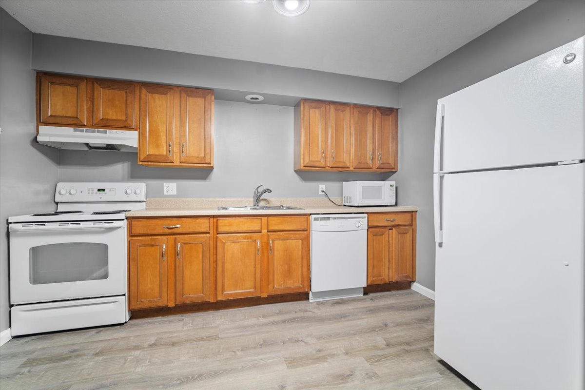 10 Willedrob Road, Unit 7 Bloomington, IL 61701 - Photo 8 of 17 Gallery Image 8