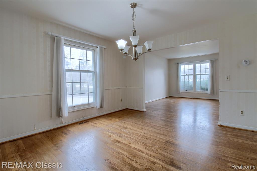 33951 Old Timber Road Farmington Hills, MI 48331 - Photo 2 of 40