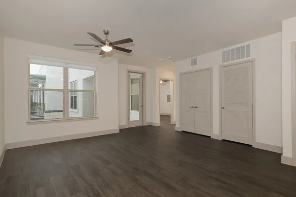 $2,082 | 8900 Six Pines Drive, Unit 125, The Woodlands, TX 77380