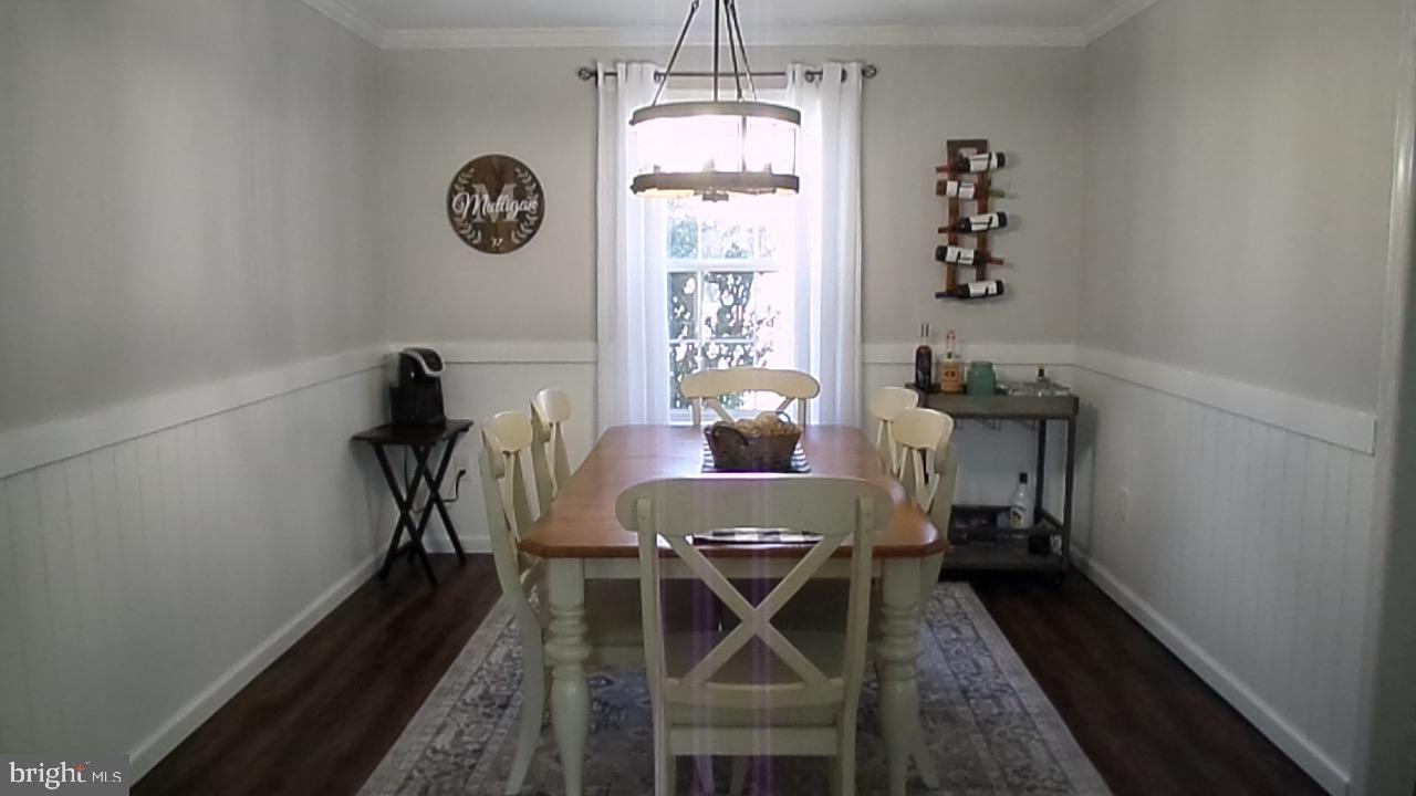 129 Country Lane Sicklerville, NJ 08081 - Photo 15 of 53 a view of a dining room and livingroom