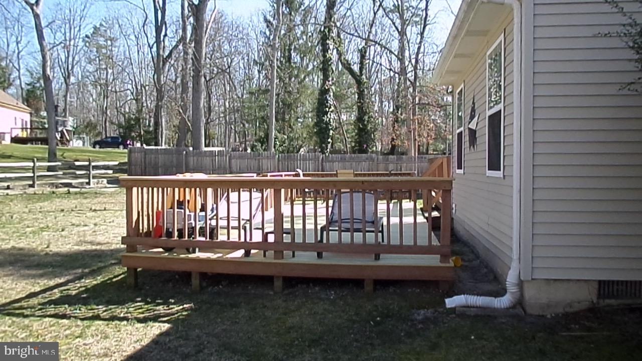 129 Country Lane Sicklerville, NJ 08081 - Photo 31 of 53 a view of a small yard from a balcony