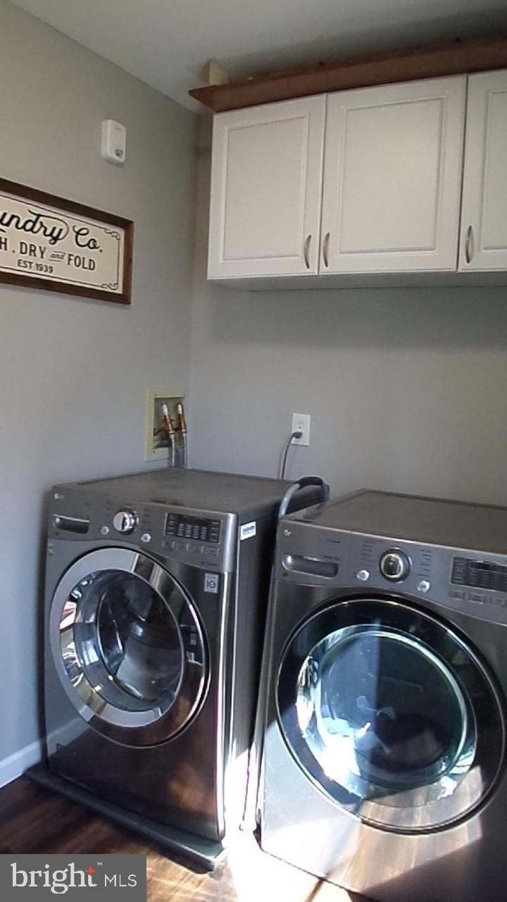 129 Country Lane Sicklerville, NJ 08081 - Photo 33 of 53 a utility room with sink dryer and washer
