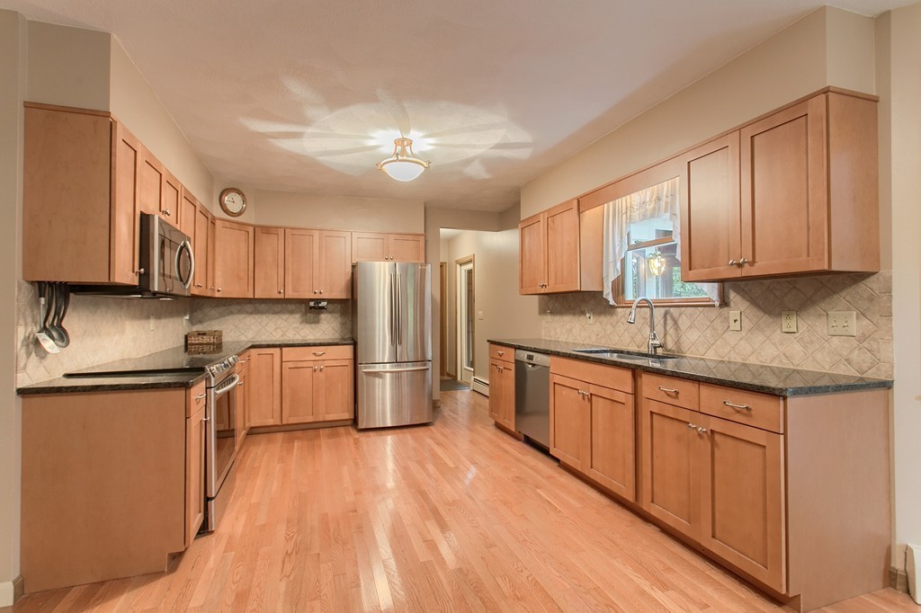 88 Spectacle Pond Road Littleton, MA 01460 - Photo 5 of 30 Gallery Image 5