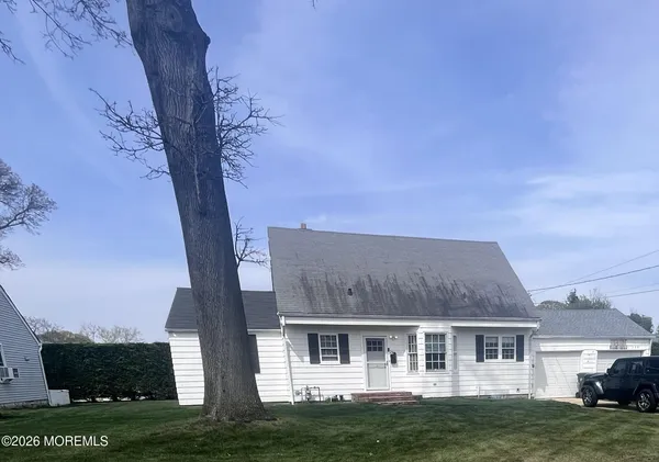 $2,600 | 239 Pinewood Avenue, Oakhurst, NJ 07755