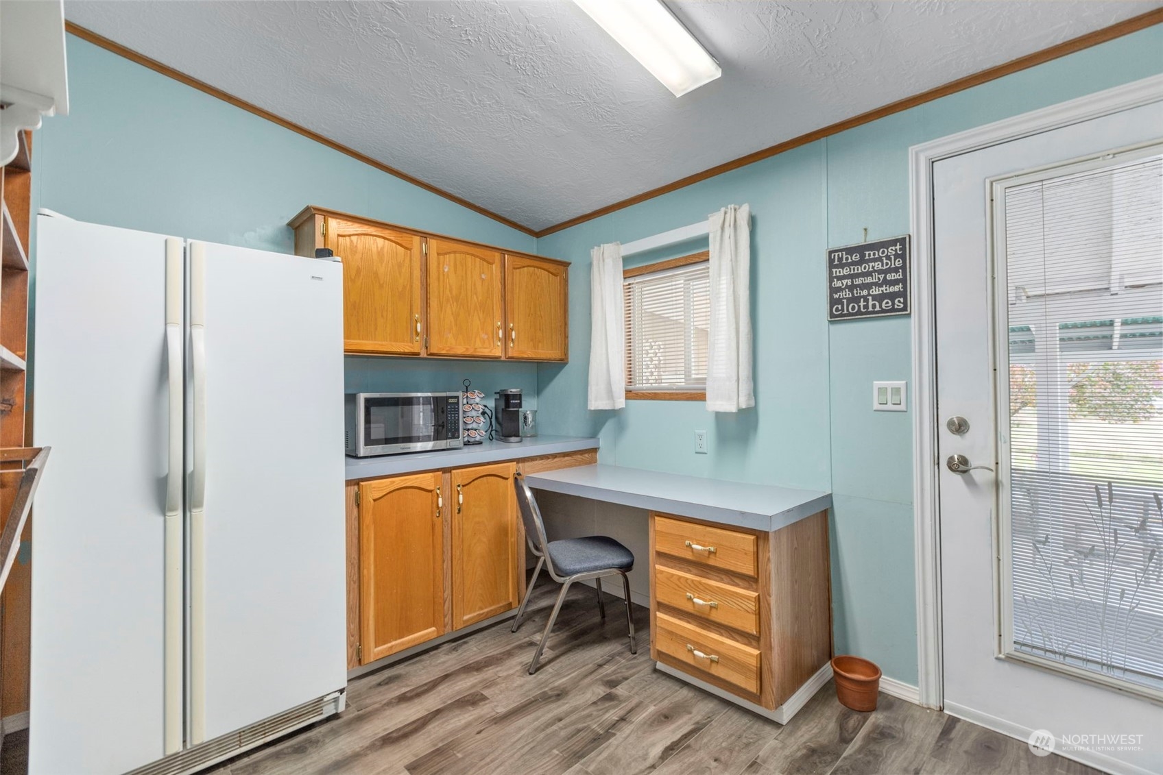 8638 173rd Avenue Southwest Rochester, WA 98579 - Photo 28 of 40 a room with furniture and a window