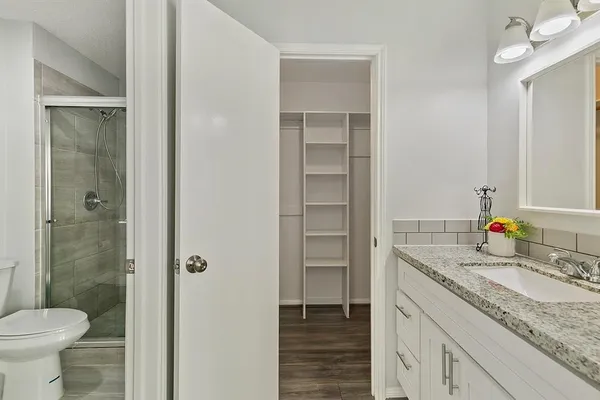 $1,950 | 2324 Shadowdale Drive, Unit 294, Houston, TX 77043