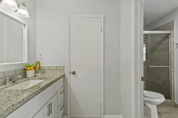 $1,950 | 2324 Shadowdale Drive, Unit 294, Houston, TX 77043