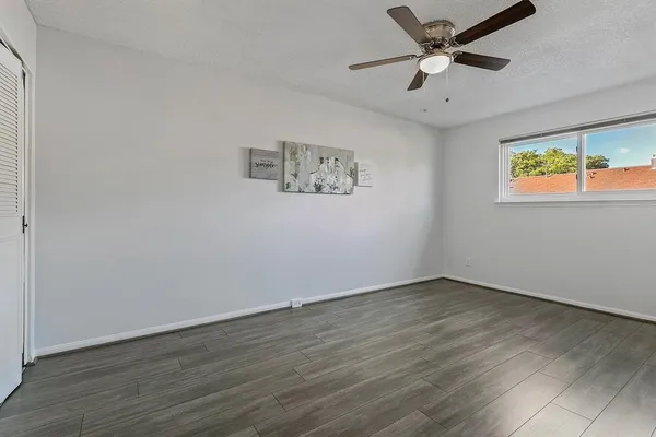 $1,950 | 2324 Shadowdale Drive, Unit 294, Houston, TX 77043