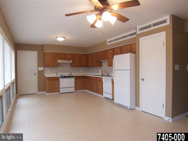 1750 Topaz Road York, PA 17408 - Photo 6 of 25 Gallery Image 6