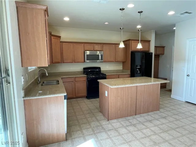 $2,350 | 315 Bridgeton Cross Court, Las Vegas, NV 89148