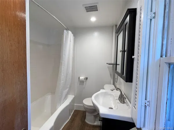 $4,500 | 77 Boulevard Avenue, Greenlawn, NY 11740