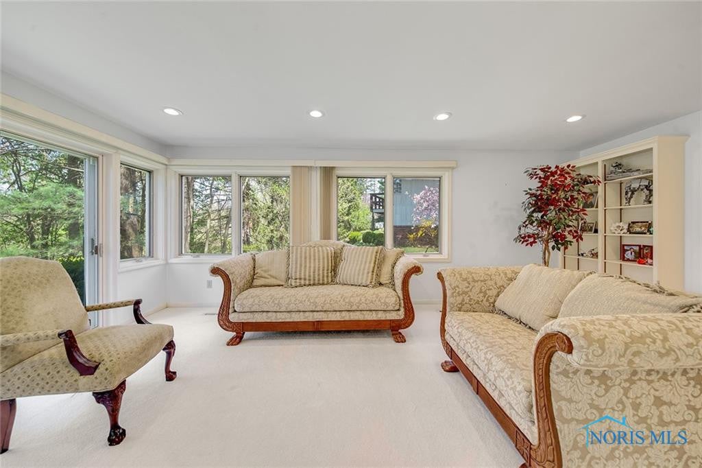 4631 Farmington Road Toledo, OH 43623 - Photo 20 of 50 Gallery Image 20