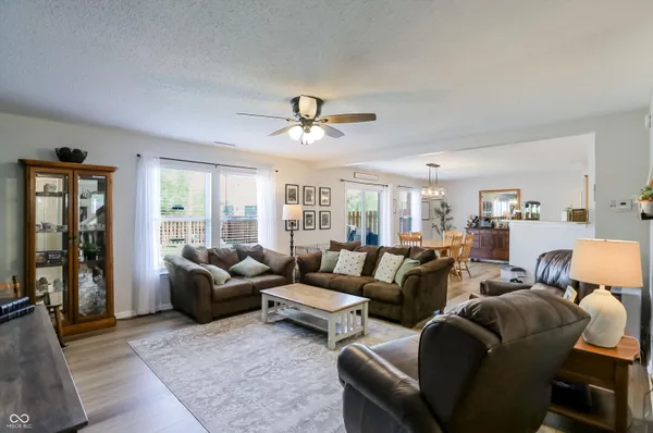 $249,900 | 1304 Ellington Drive, Shelbyville, IN 46176