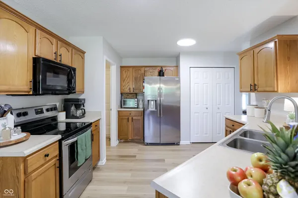 $249,900 | 1304 Ellington Drive, Shelbyville, IN 46176