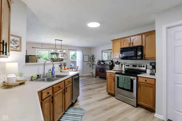 $249,900 | 1304 Ellington Drive, Shelbyville, IN 46176