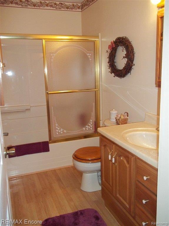 3048 Melvin Avenue Rochester, MI 48307 - Photo 9 of 13 Bathroom.jpg