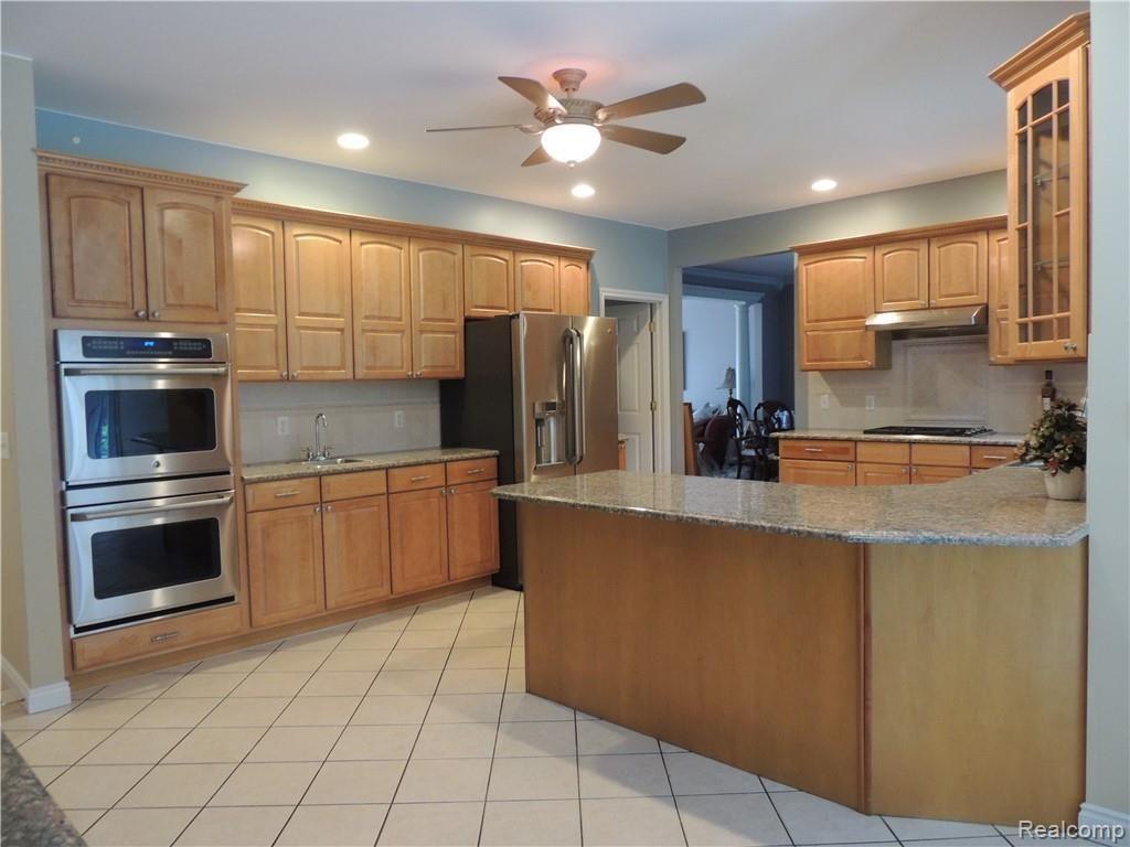2463 Ashford Rochester Hills, MI 48306 - Photo 6 of 18