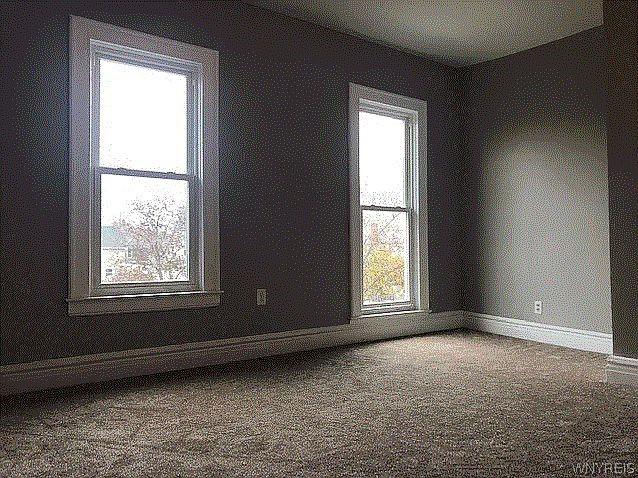 227 14th Street Buffalo, NY 14213 - Photo 13 of 34