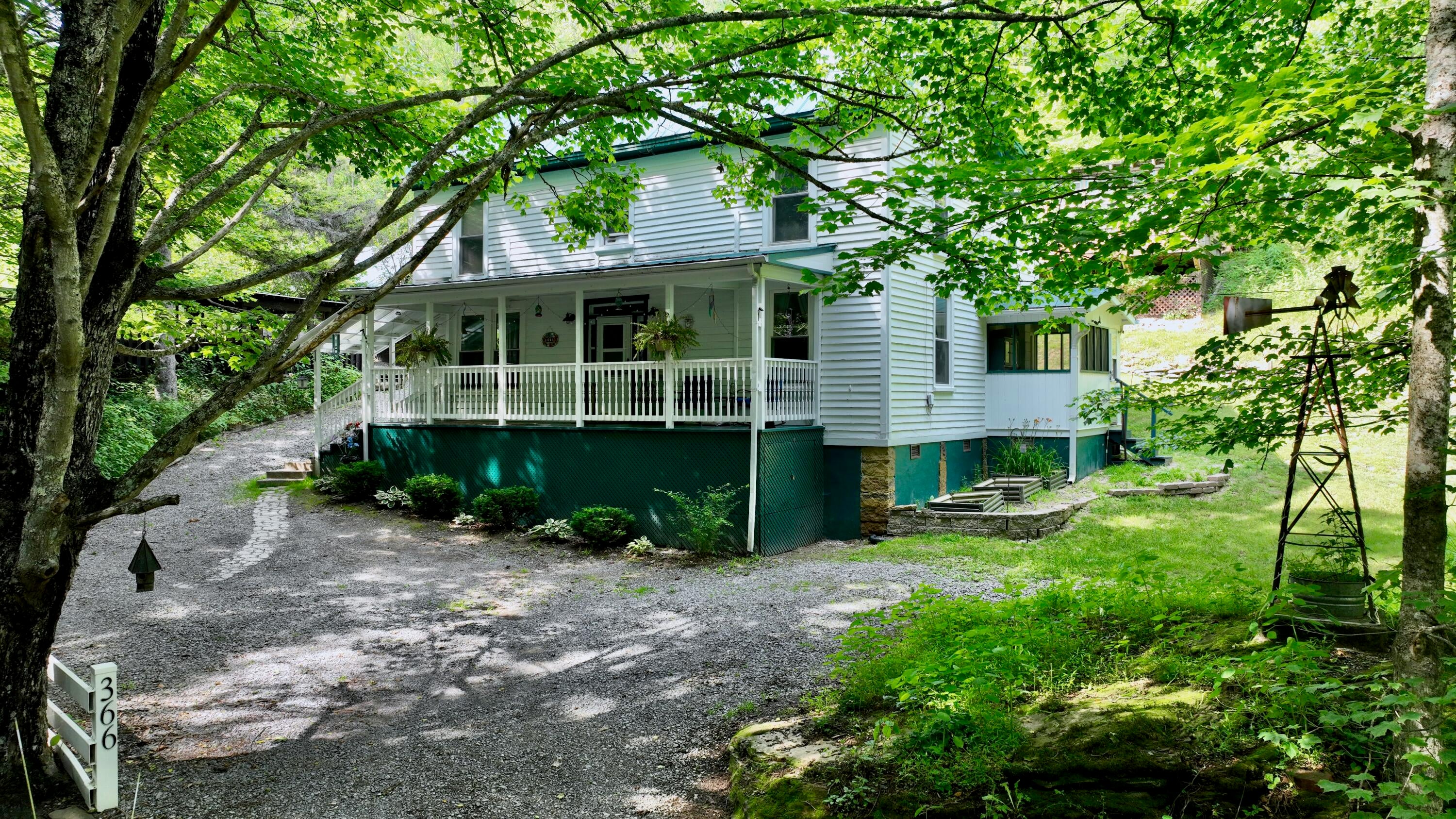 366 Raders Valley Road Lewisburg, WV 24901 - Photo 3 of 111 Gallery Image 3