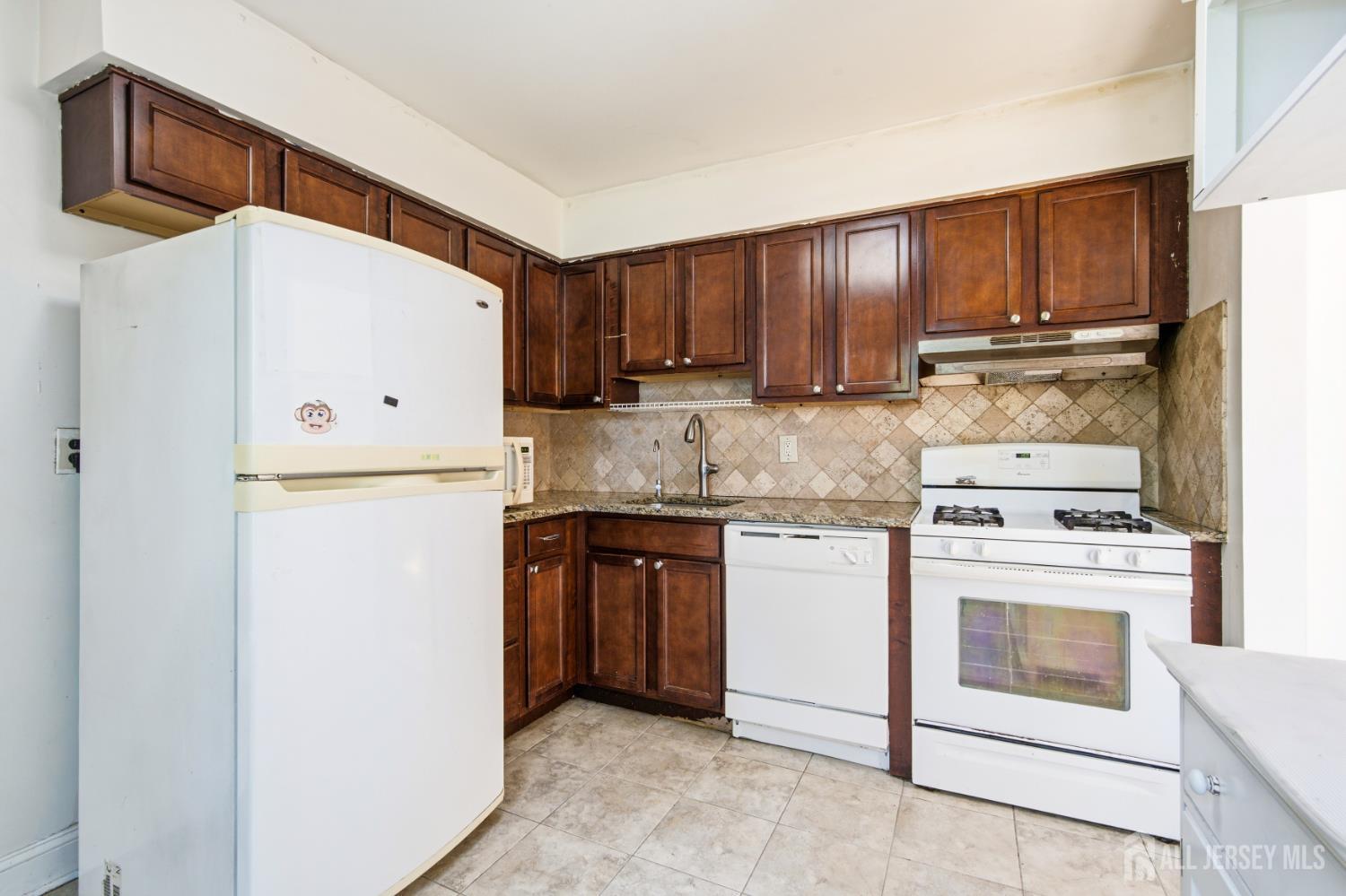 51 Pheasant Run Edison, NJ 08820 - Photo 9 of 25 Gallery Image 9