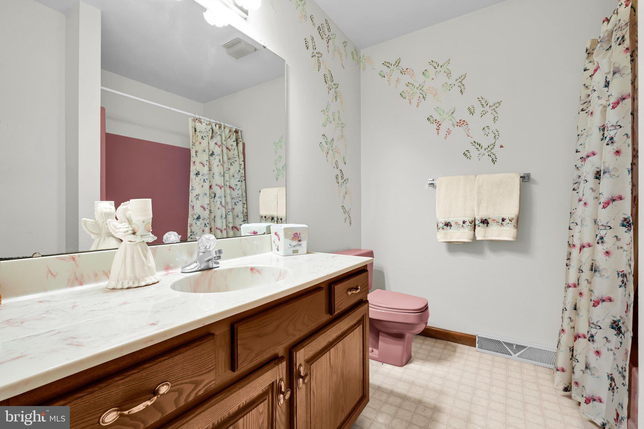 5057 Valley View Road Mohnton, PA 19540 - Photo 24 of 43 Bathroom