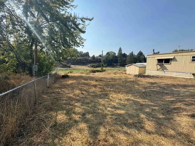 $1,675 | 17404 East 6th Avenue, Spokane Valley, WA 99016