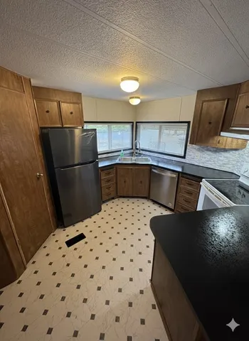 $1,675 | 17404 East 6th Avenue, Spokane Valley, WA 99016