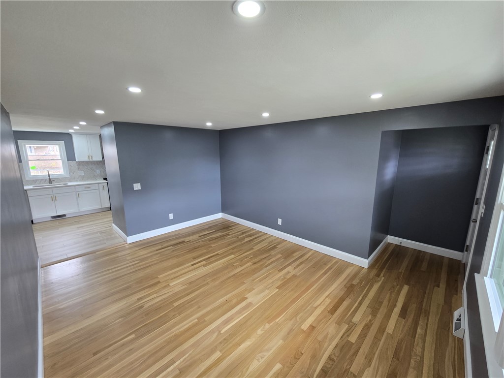 10 Wagon Wheel Lane Woonsocket, RI 02895 - Photo 5 of 18