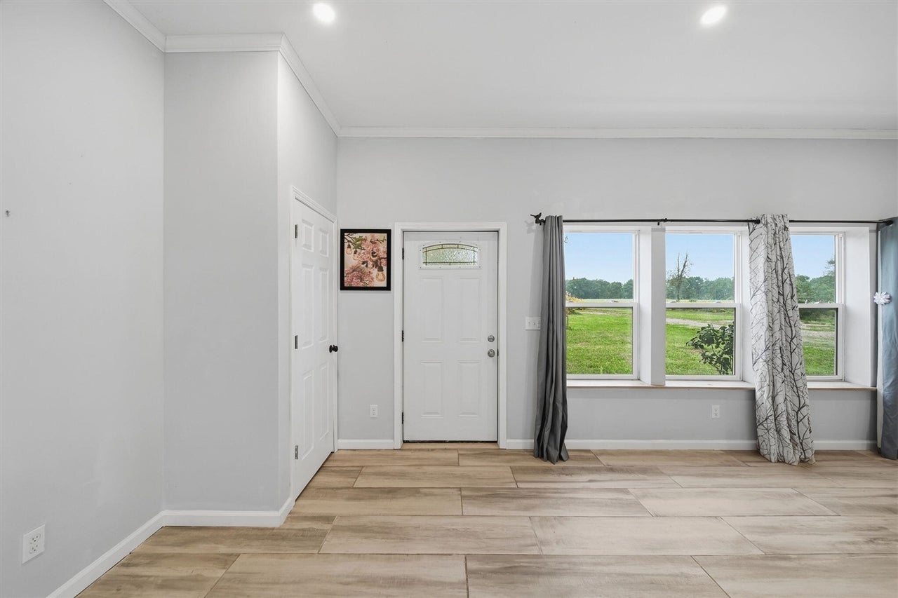 6474 Kennedy Road Munith, MI 49259 - Photo 7 of 44 Gallery Image 7