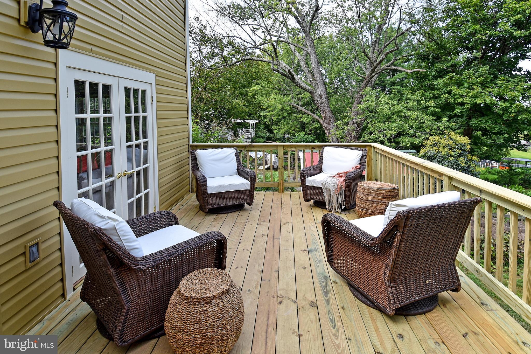 18211 Barnesville Road Barnesville, MD 20838 - Photo 26 of 35 BACK DECK OFF KITCHEN