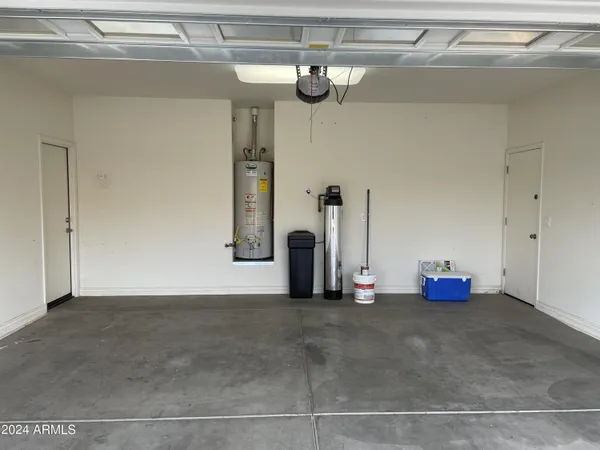 $3,295 | 23130 North 40th Place, Phoenix, AZ 85050