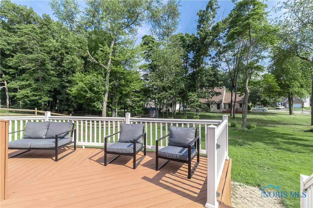 7100 Timber Ridge Court Sylvania, OH 43560 - Photo 43 of 49 Back porch