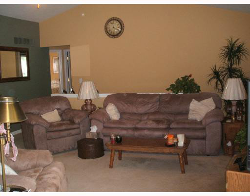 4304 Maple Road South Bend, IN 46628 - Photo 2 of 8 Gallery Image 2