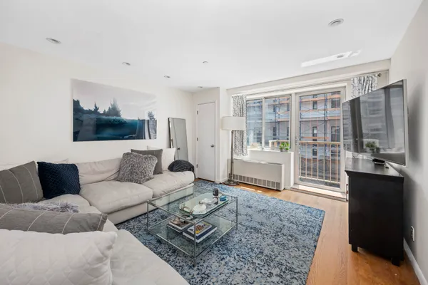 $9,550 | 159 Bleecker Street, Unit 4B | Greenwich Village