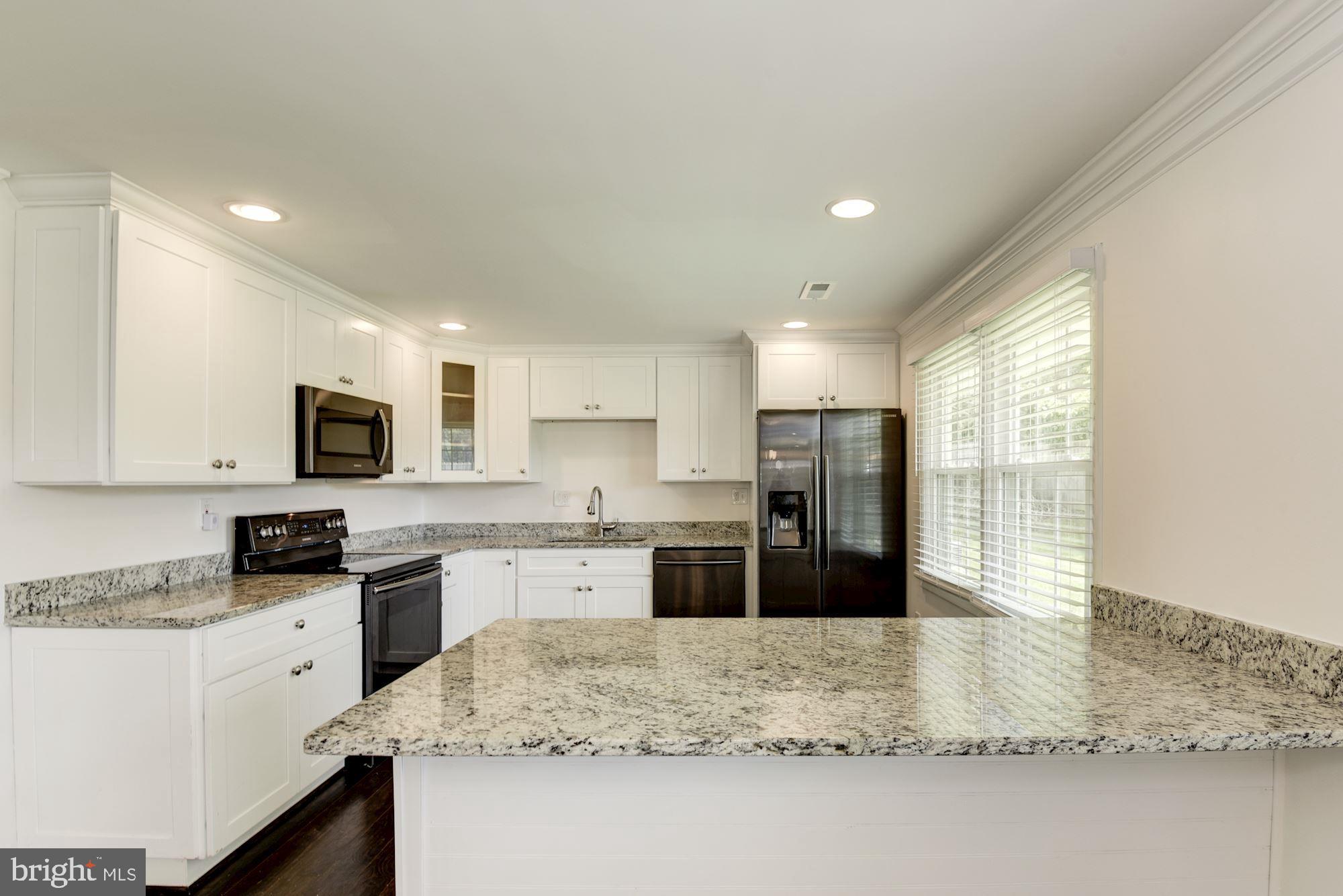 2106 Dennis Road Waldorf, MD 20601 - Photo 6 of 18 Kitchen