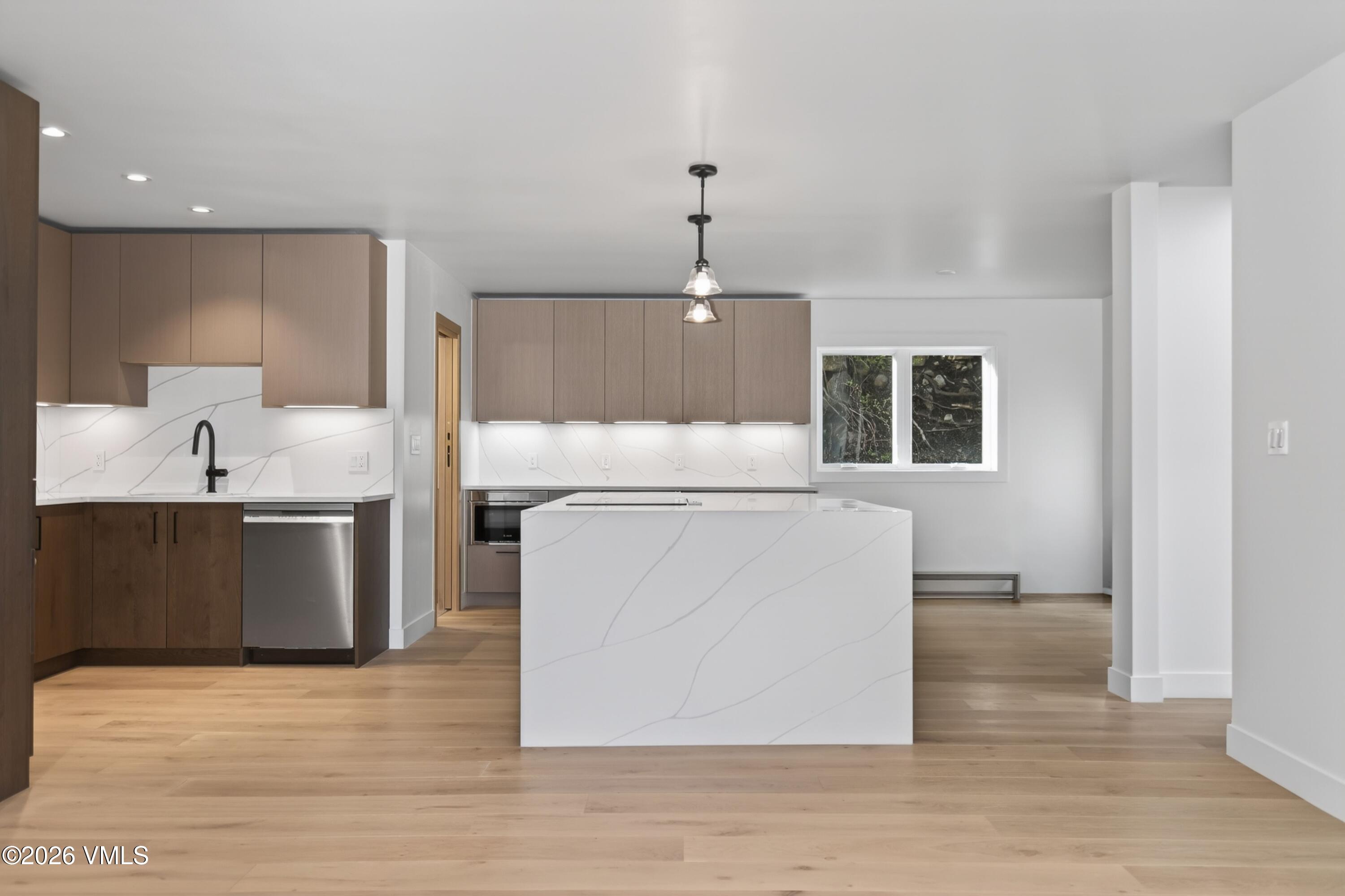 3910 Fall Line Drive, Unit 16 Vail, CO 81657 - Photo 5 of 33 Kitchen 4