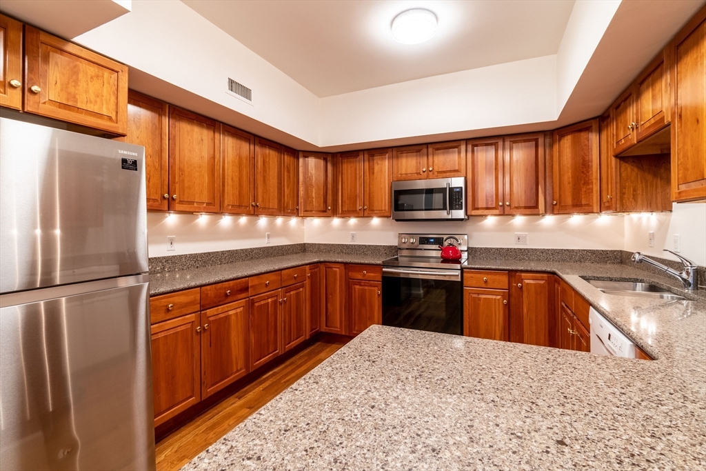 3 Appleton Street, Unit 102 Boston, MA 02116 - Photo 2 of 11